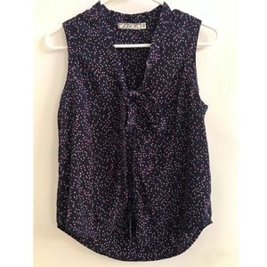 Versatile printed blouse with pussy bow